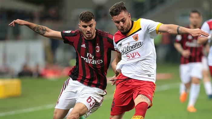 Nhận định, Soi kèo Milan vs Benevento, 01h45 ngày 2/5, Serie A 1