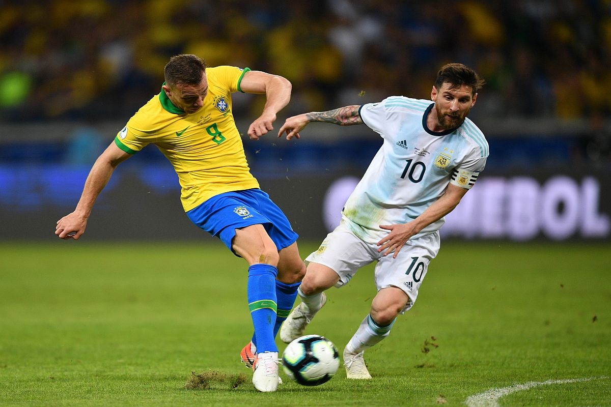 Argentina vs brasil head to head. 