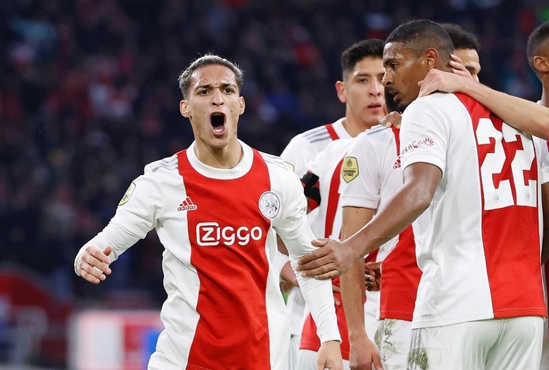 Soi kèo Ajax vs PSV 1